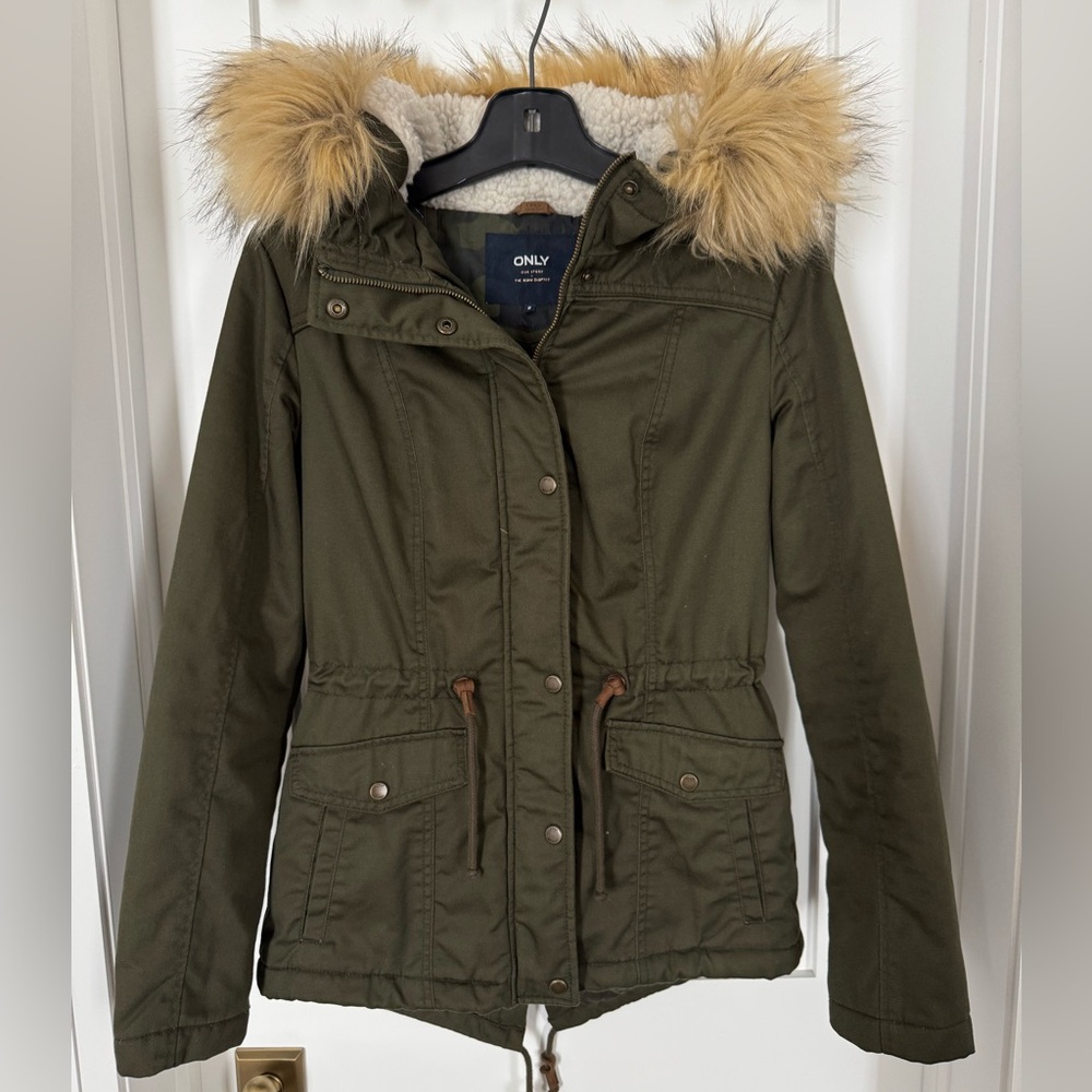 Olive Jacket - short parka